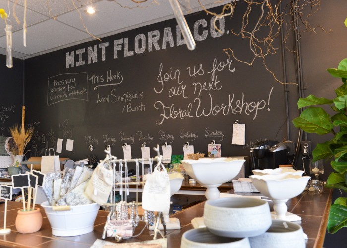 Send discount wedding flowers