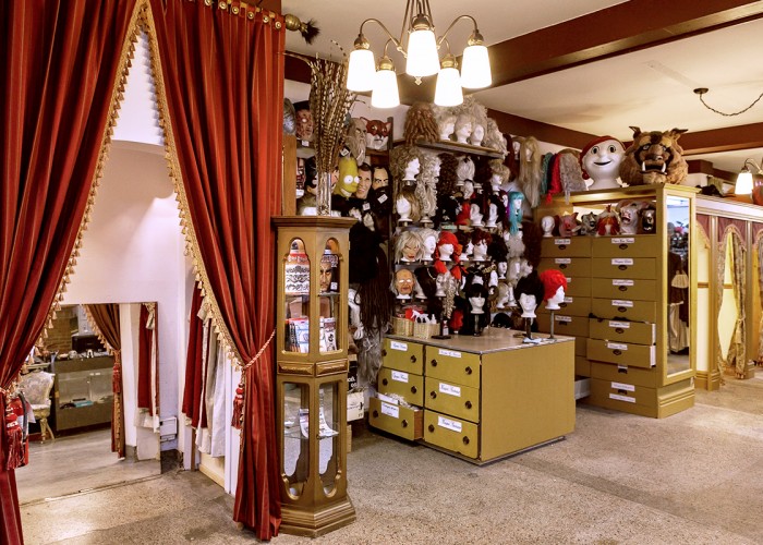 Joseph Ponton Costumes Montréal Business Story