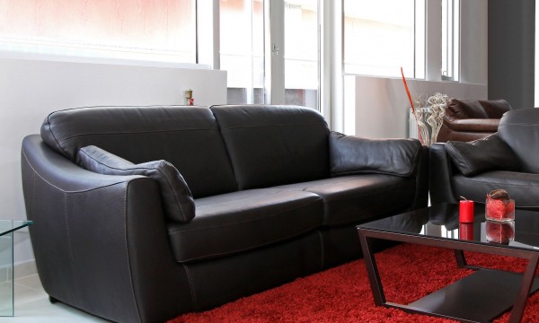 4 things you should know before buying a leather couch