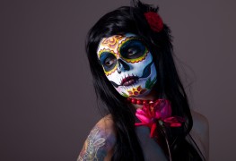 5 creative ways to throw the best costume party this Halloween