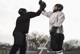 4 tips for staying warm playing winter sports
