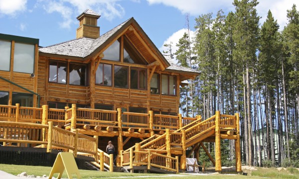 The beauty of log cabin hotels