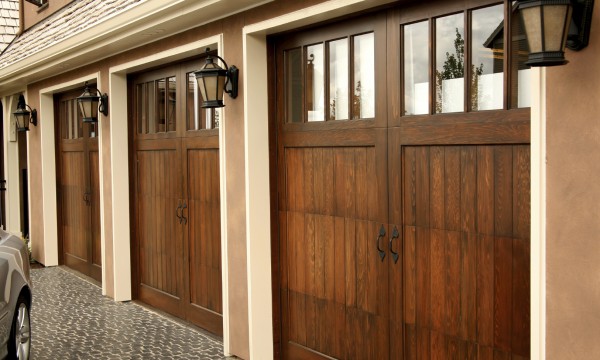 The pros and cons of wooden garage doors