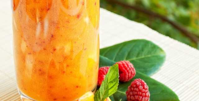 Recette rapide pour une boisson gazeuse à la mangue, aux pêches et aux abricots