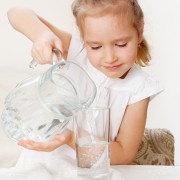 Nettoyer une carafe ? Facile !