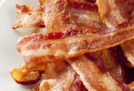 Comment réaliser du pilaf aux baies, noix et bacon