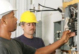 Ce qu'il faut savoir avant d'appeler un électricien