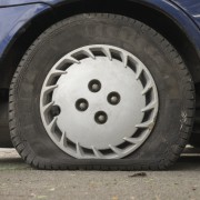 Pourquoi il est risqué de garder ses pneus d'hiver toute l'année