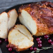 Porc braisé aux canneberges excellent pour la santé