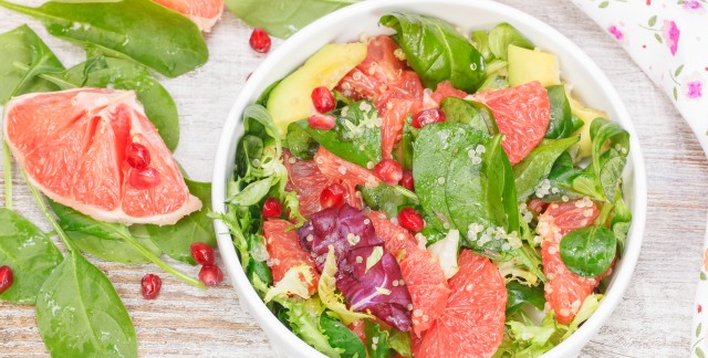 Recette de salade au pamplemousse rose et à la grenade