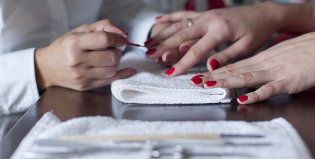 5 conseils pour trouver un salon de manucures propre et sûr