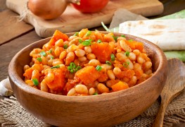 Haricots blancs à la toscane accompagnés de sauge