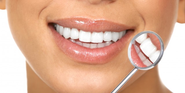 3 raisons pour lesquelles il faut être prudent avec les blanchisseurs de dents