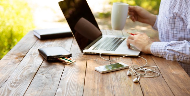 8 conseils pour créer un bureau en plein air chez vous