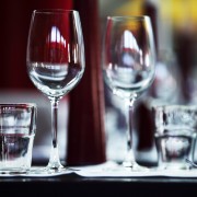 3 conseils pour un bar élégant et abordable à l'occasion d'un mariage