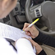 Compréhension d'un contrat de location de voiture