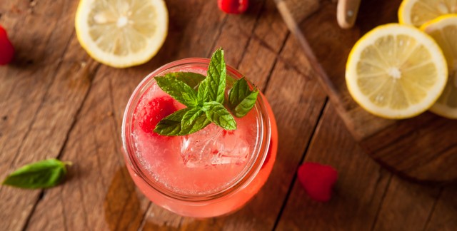 Limonade rafraîchissante aux framboises