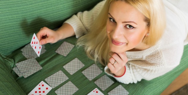 Étapes faciles pour apprendre à jouer au jeu de solitaire classique