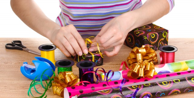 Conseils pour créer du papier-cadeau pour enfants et avec les enfants